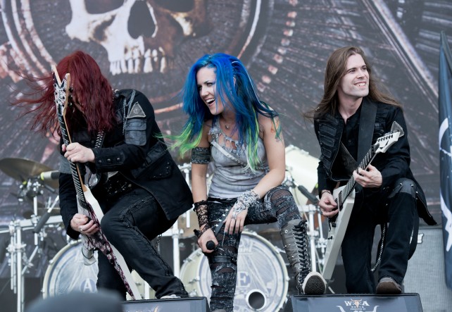 arch enemy covers judas priest's "breaking the law"