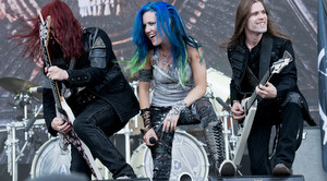 arch enemy covers judas priest's "breaking the law"